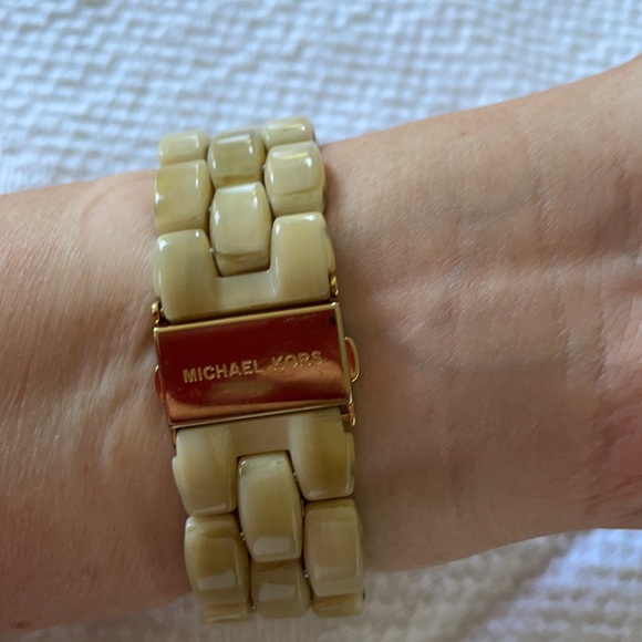 Michael Kore watch - Picture 3 of 3